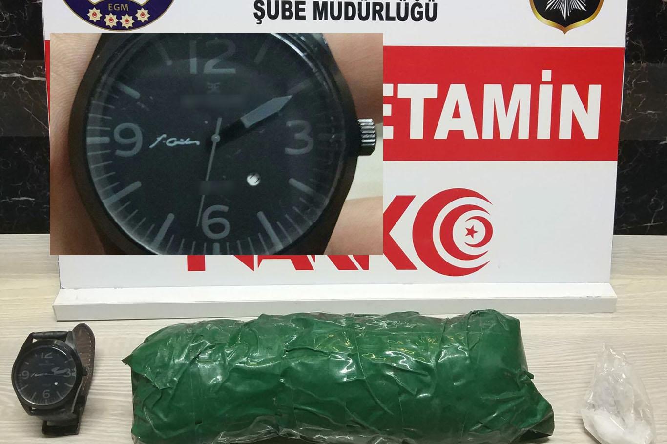 Uyuşturucu satıcısının saatinde "F. Gülen" yazısı çıktı